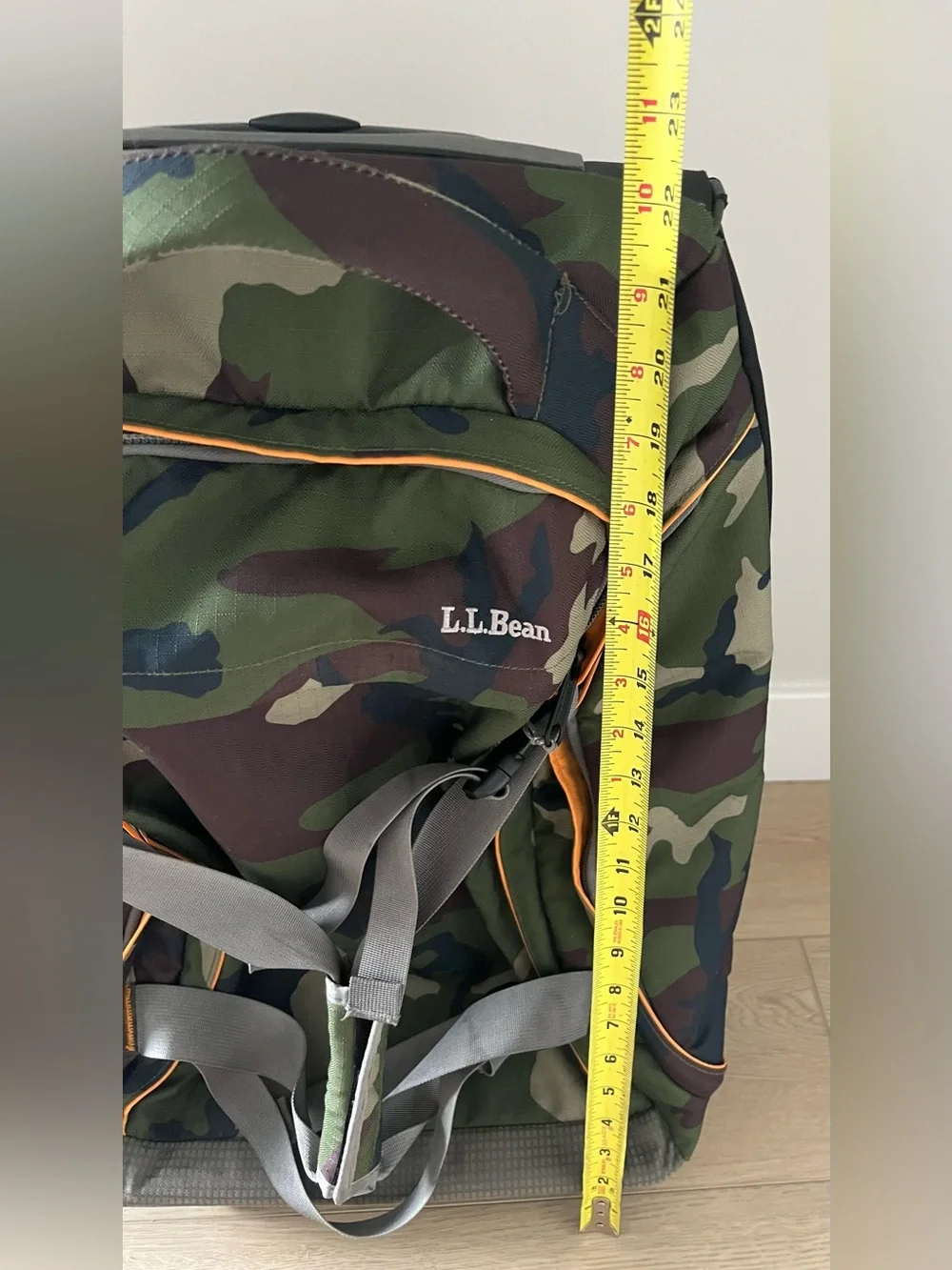 LL Bean Adventure Rolling Duffle Bag Medium 24